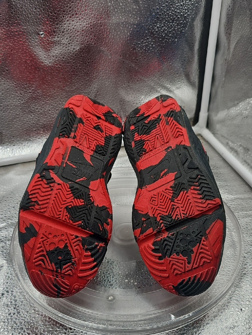 R Red And Black Nike Shoes Size 1.5y - Picture 5 of 7